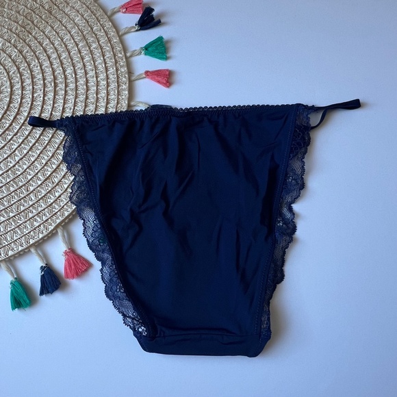 Victoria's Secret Dream Angels Smooth & Lace Mini String Bikini Panty Ensign M - Picture 2 of 3